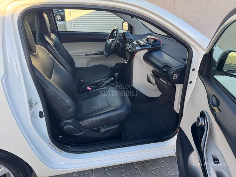 Toyota iQ 1.33i Matik JBL Toyota iQ 1.33i Matik JBL