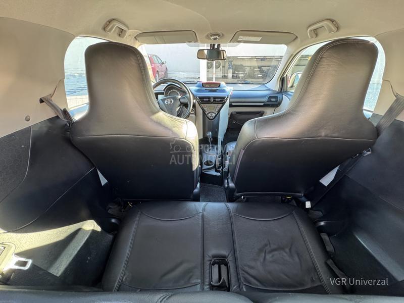 Toyota iQ 1.33i Matik JBL Toyota iQ 1.33i Matik JBL