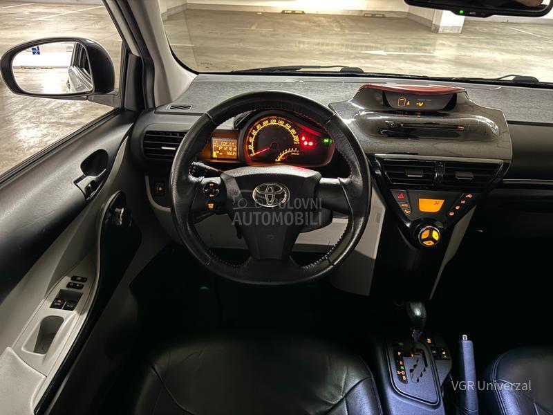 Toyota iQ 1.33i Matik JBL Toyota iQ 1.33i Matik JBL