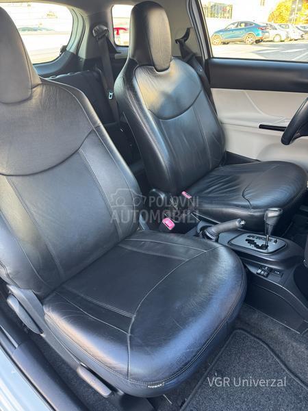 Toyota iQ 1.33i Matik JBL Toyota iQ 1.33i Matik JBL