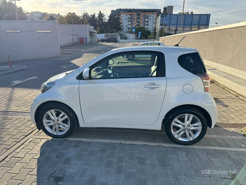 Toyota iQ 1.33i Matik JBL Toyota iQ 1.33i Matik JBL