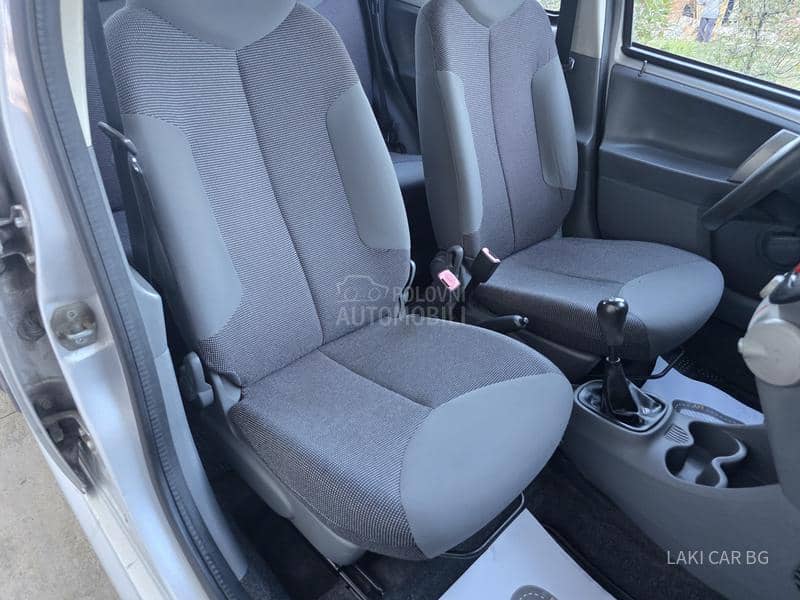 Peugeot 107 1.0b. 5 vra ta