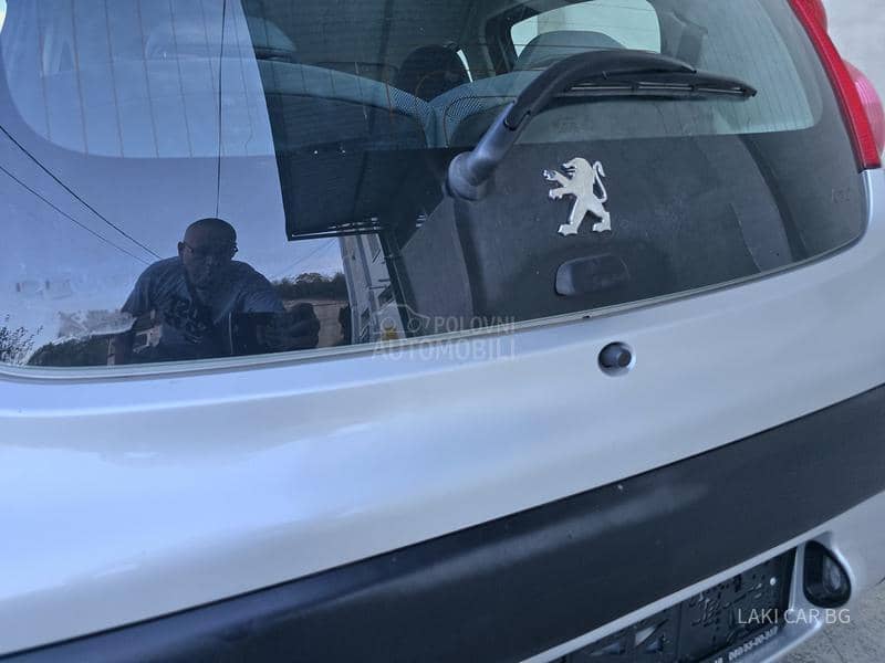Peugeot 107 1.0b. 5 vra ta