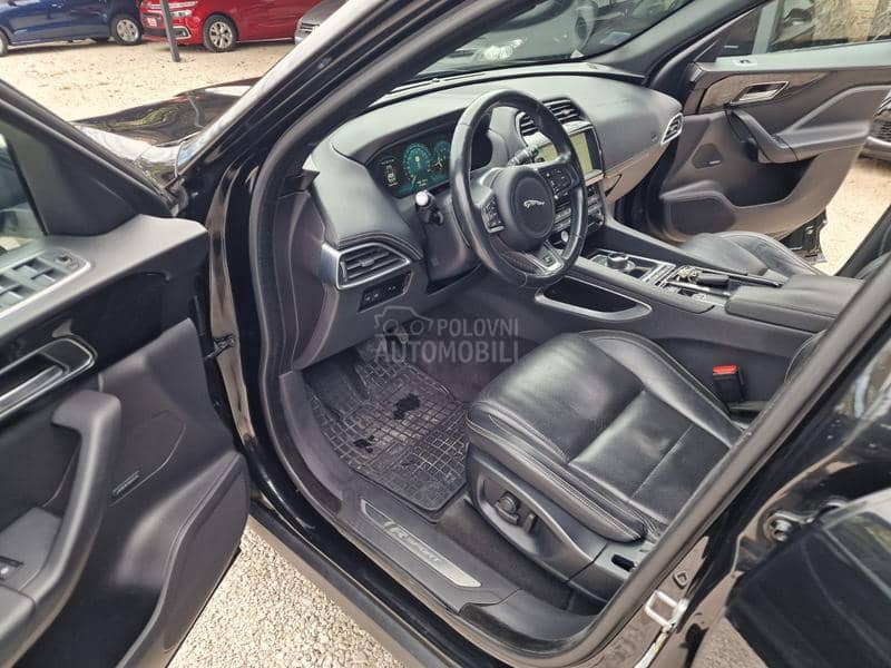 Jaguar F pace 
