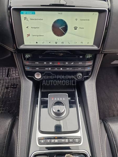 Jaguar F pace 