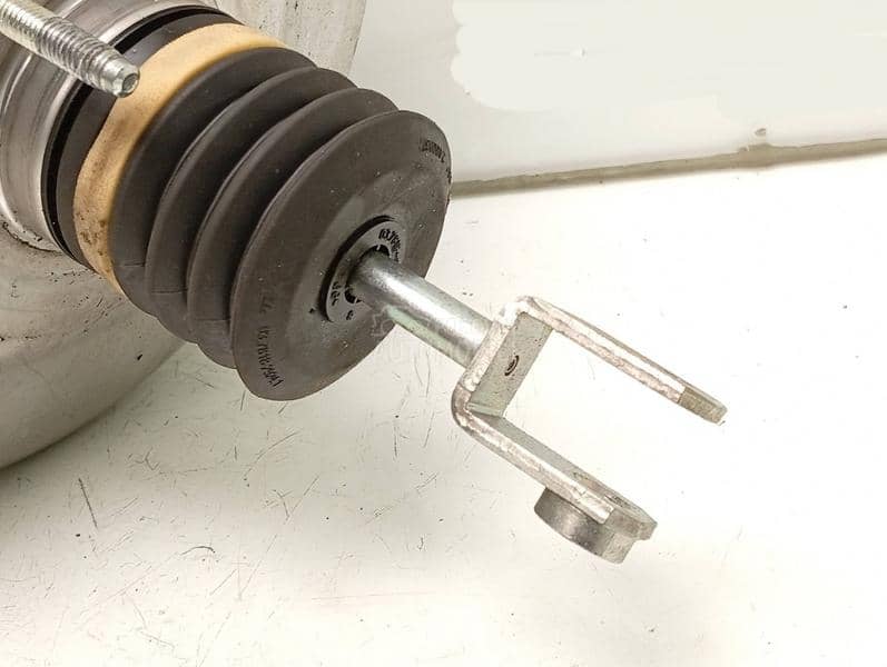 Kočiona servo pumpa