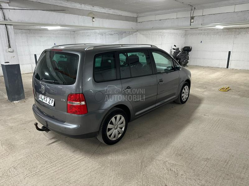 Volkswagen Touran 