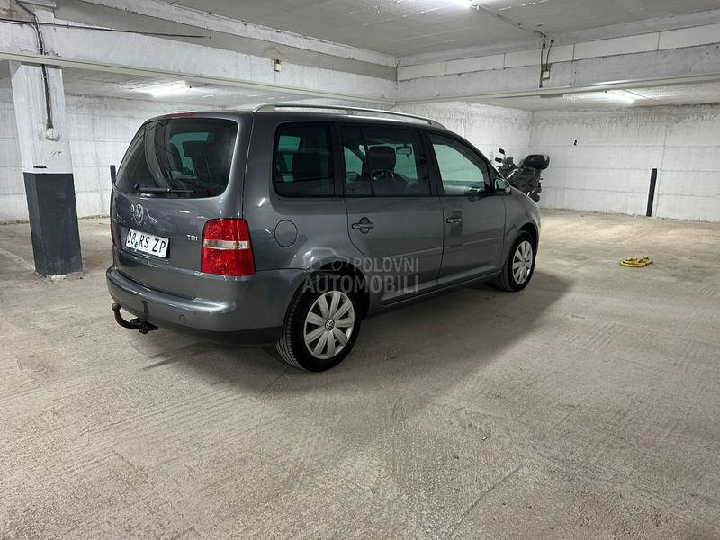 Volkswagen Touran 
