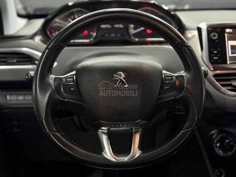 Peugeot 2008 1.2B/reg1str. 1 g0d Peugeot 2008 1.2B/reg1str. 1 g0d