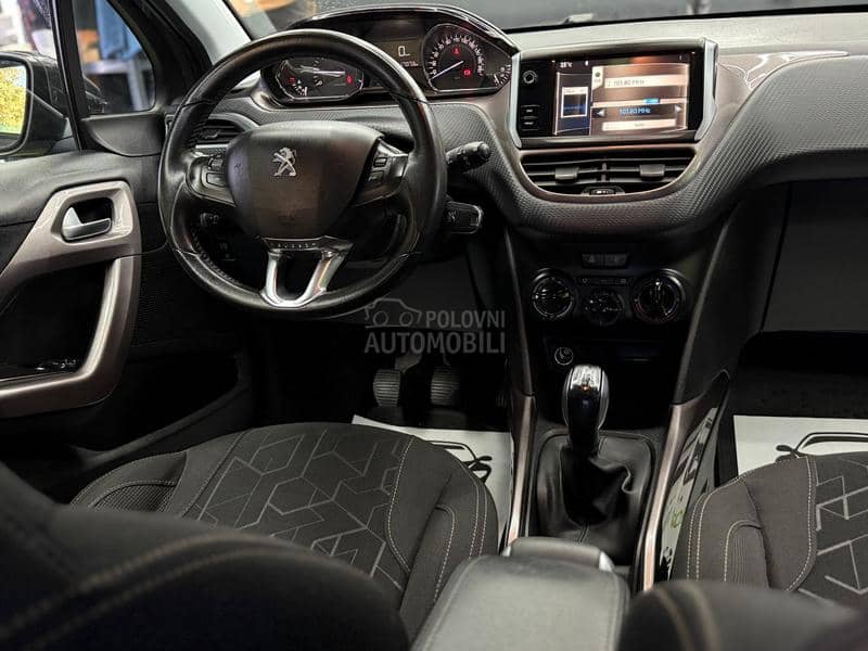 Peugeot 2008 1.2B/reg1str. 1 g0d Peugeot 2008 1.2B/reg1str. 1 g0d