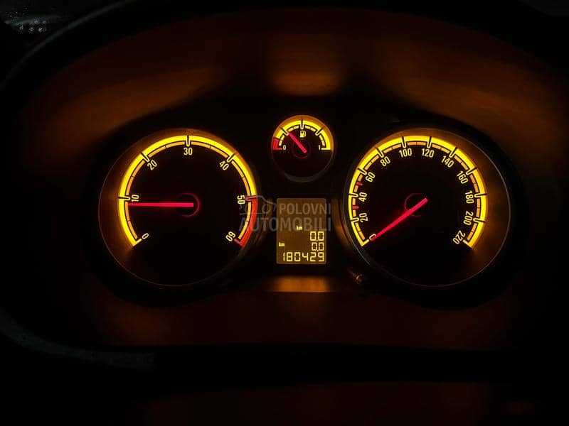 Opel Corsa D 1.3cdti / N.A.V.I Opel Corsa D 1.3cdti / N.A.V.I