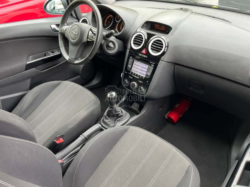Opel Corsa D 1.3cdti / N.A.V.I Opel Corsa D 1.3cdti / N.A.V.I