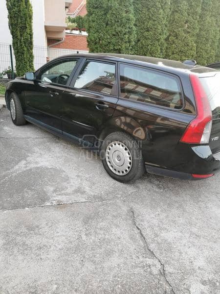 Volvo V50 
