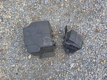 Poklopac akumulatora za Peugeot 207