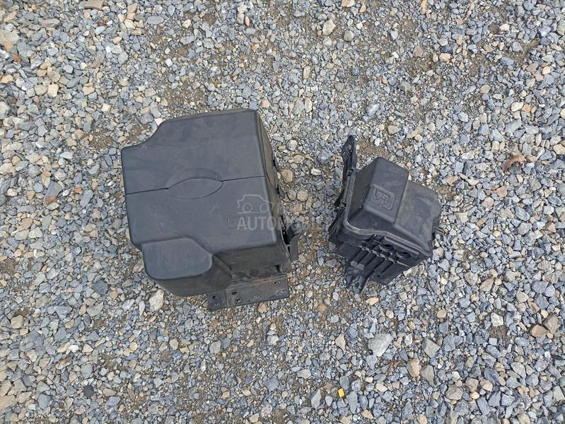 Poklopac akumulatora