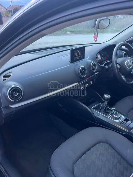 Kompletan auto u delovima