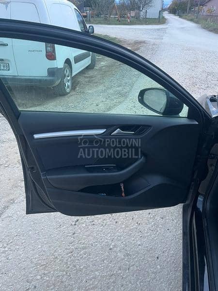 Kompletan auto u delovima