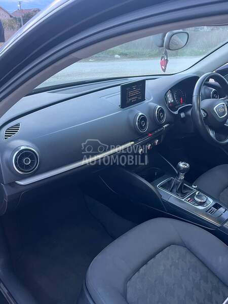 Kompletan auto u delovima