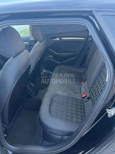 Kompletan auto u delovima