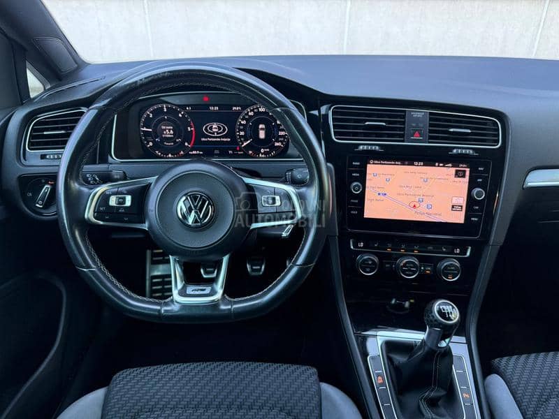 Volkswagen Golf 7 GOLF 7.5 R LINE