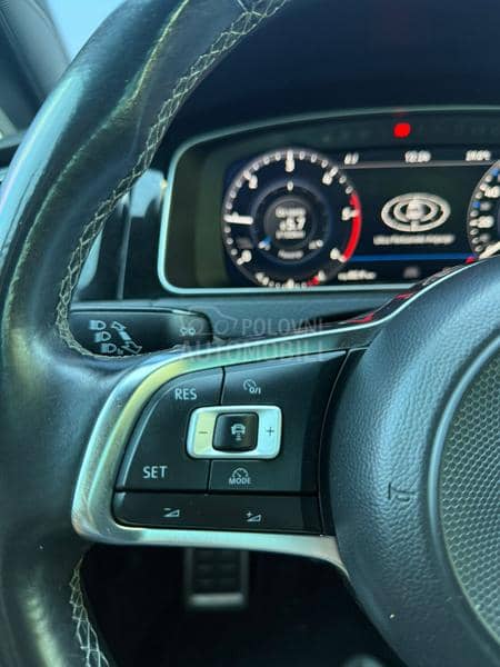 Volkswagen Golf 7 GOLF 7.5 R LINE