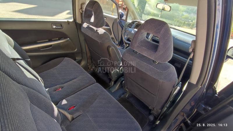Honda Stream 2.0 V-tec