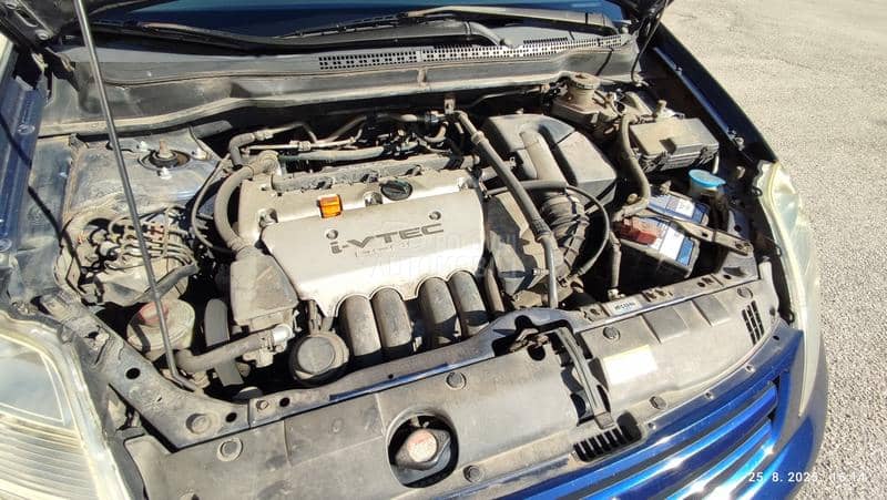 Honda Stream 2.0 V-tec