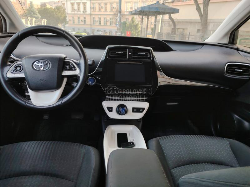Toyota Prius C H