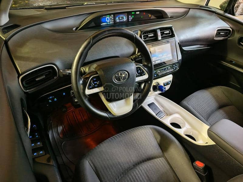 Toyota Prius C H