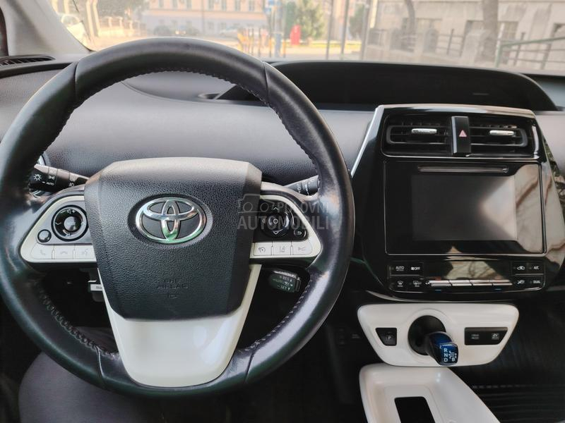 Toyota Prius C H