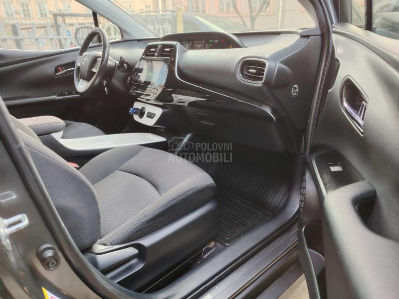 Toyota Prius C H