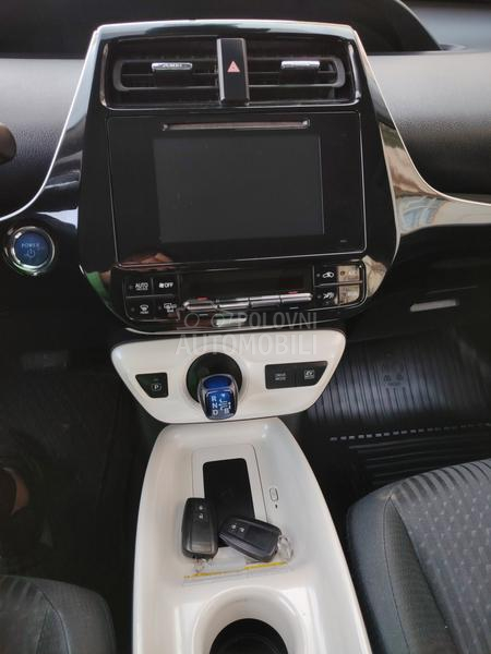 Toyota Prius C H