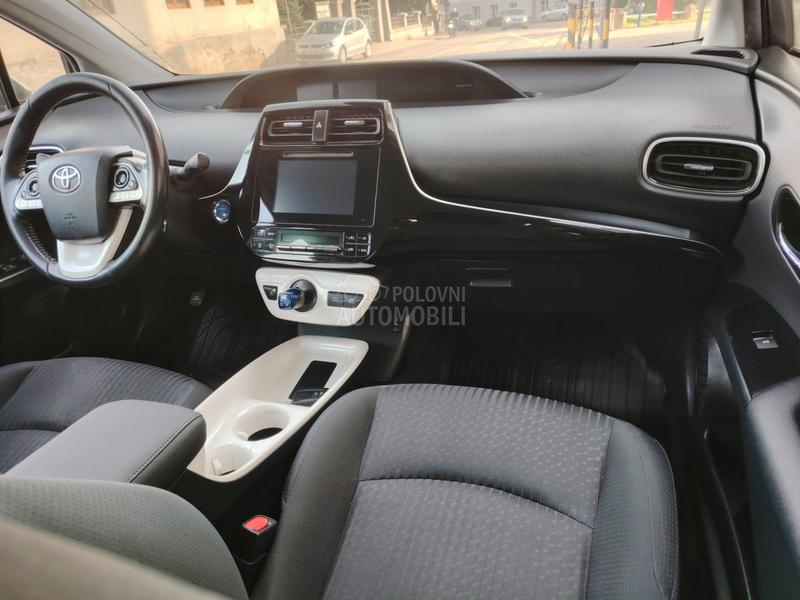 Toyota Prius C H