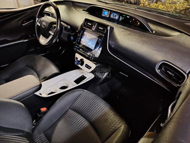 Toyota Prius C H