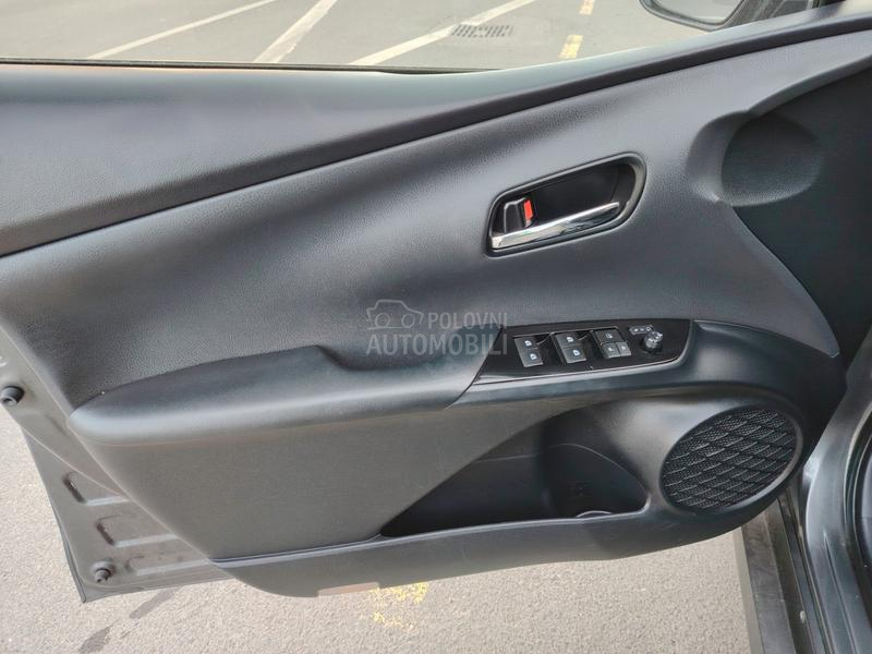 Toyota Prius C H