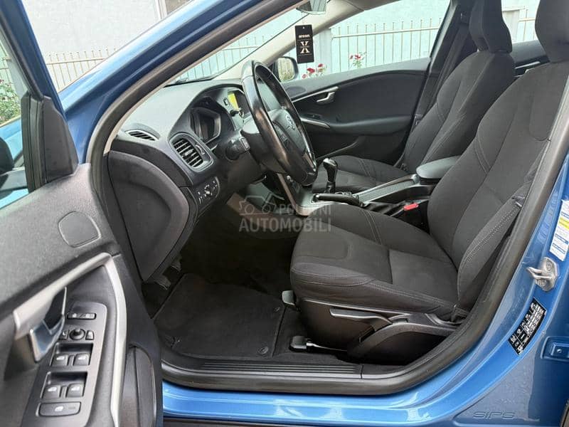 Volvo V40 1.6D CROSS NAV CH