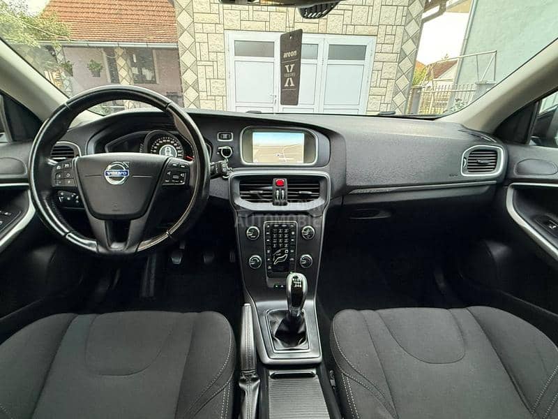 Volvo V40 1.6D CROSS NAV CH