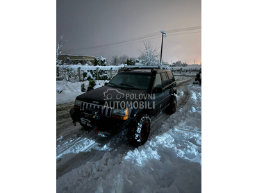 Jeep Cherokee off road