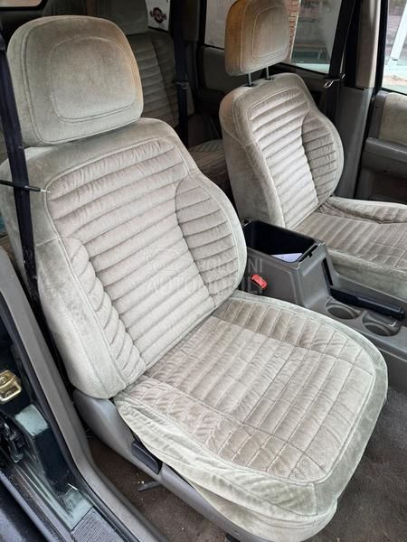 Jeep Cherokee off road