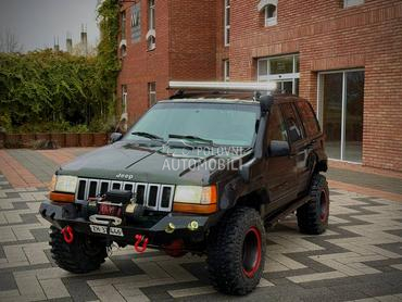 Jeep Cherokee off road