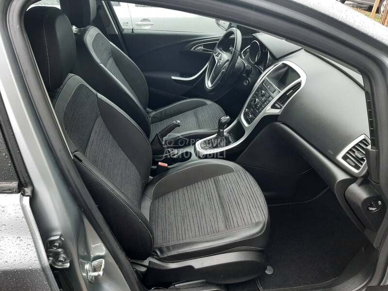 Opel Astra J 1,7 cdti / RESTYLING