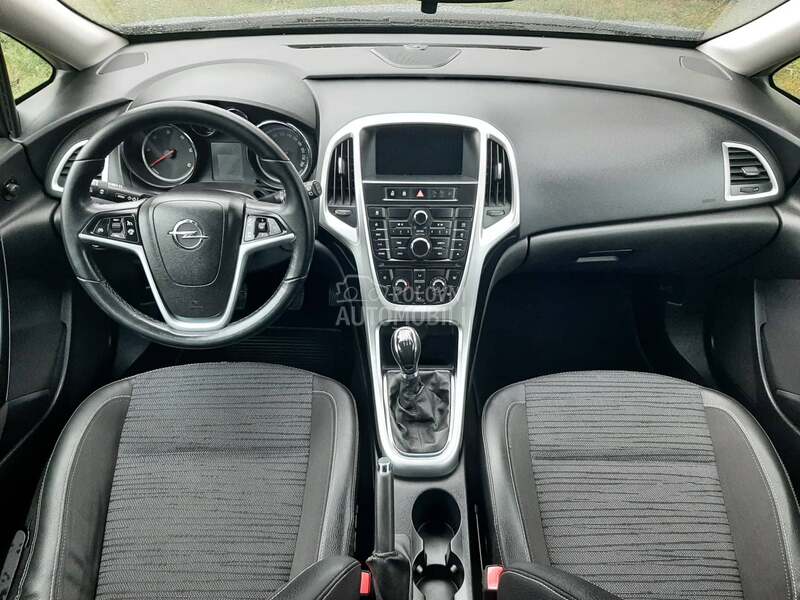 Opel Astra J 1,7 cdti / RESTYLING