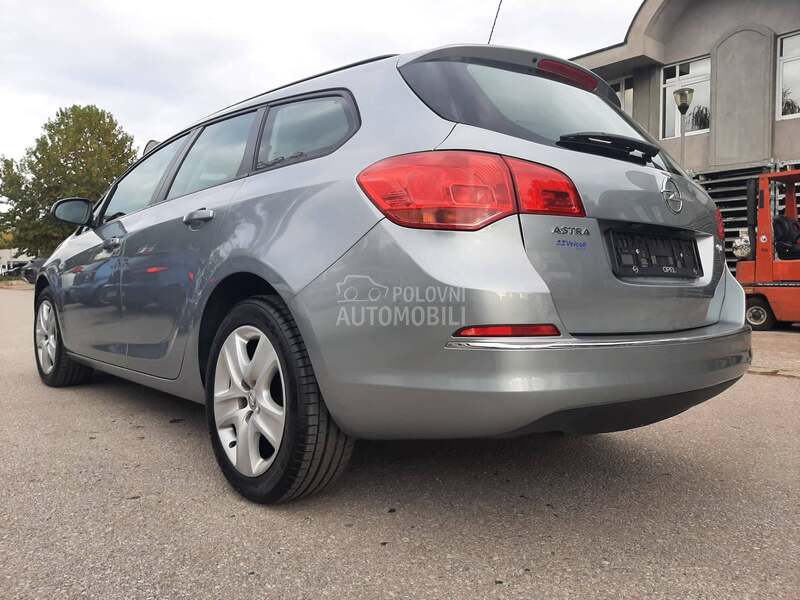 Opel Astra J 1,7 cdti / RESTYLING