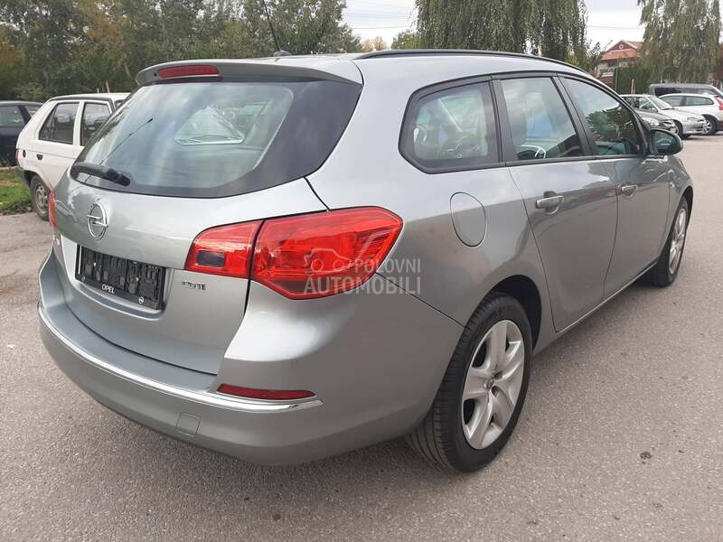 Opel Astra J 1,7 cdti / RESTYLING