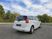 Peugeot 5008 1.6 HDI 7 s e d