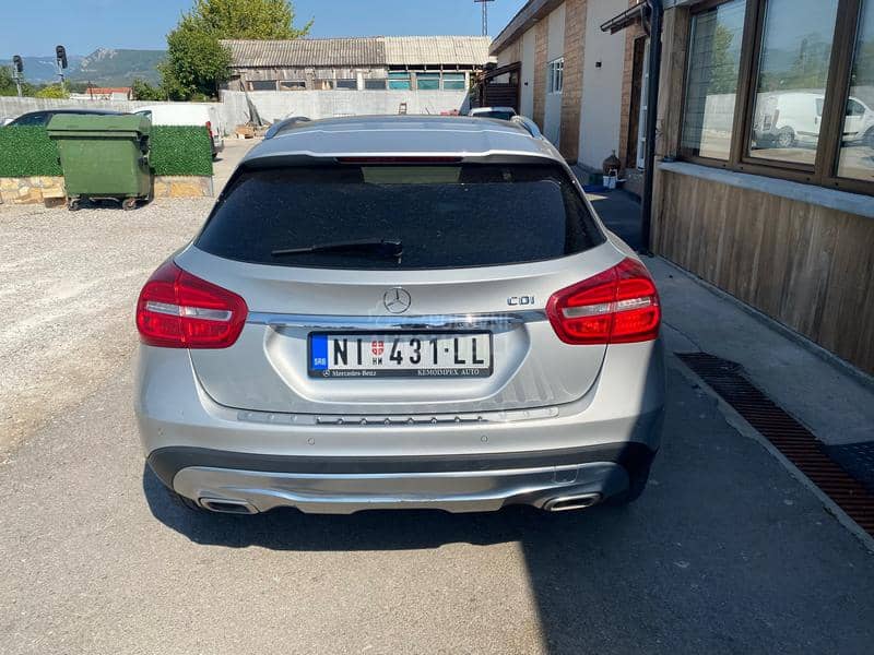 Mercedes Benz GLA 200 