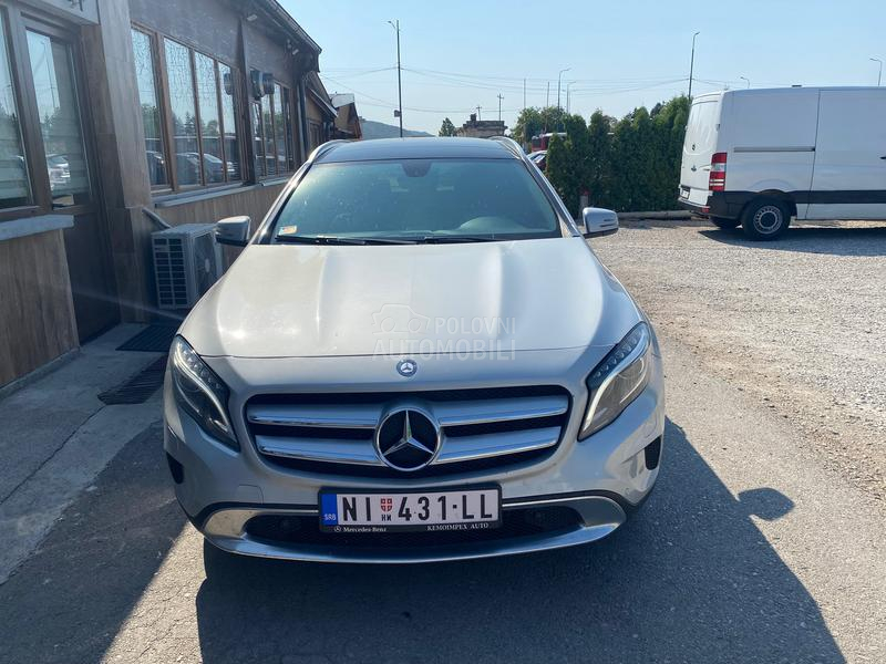 Mercedes Benz GLA 200 