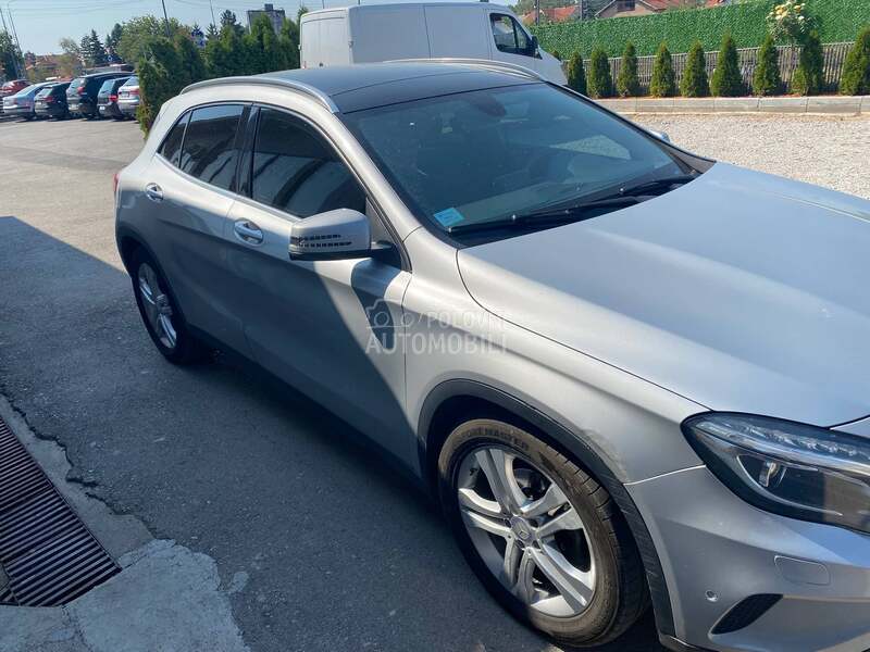 Mercedes Benz GLA 200 