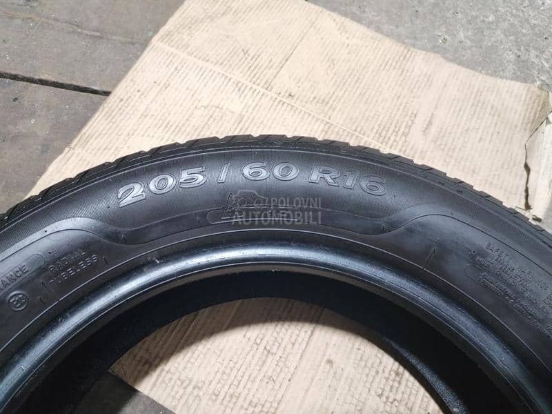 Sava 205/60 R16 Zimska