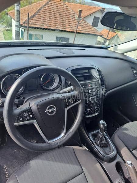 Opel Astra J 1.6CDTI Švajcarska